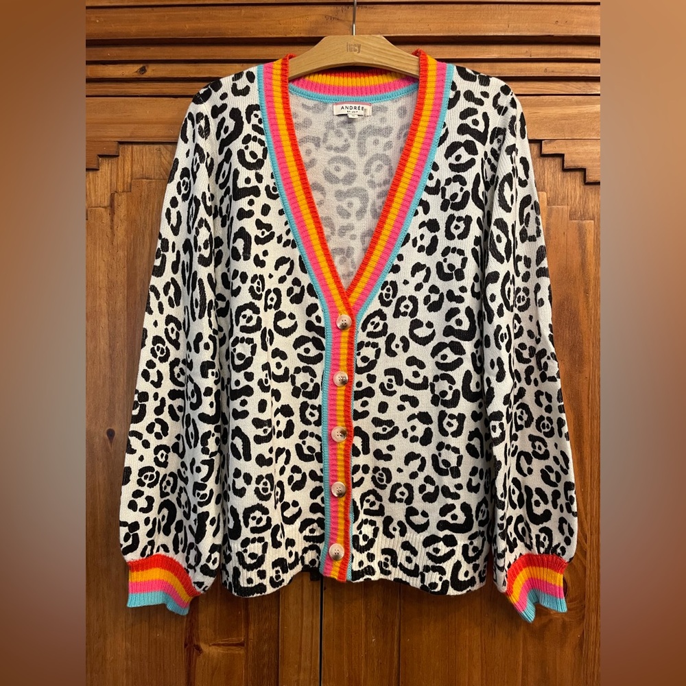 Cheetah print billowed sleeve cardigan